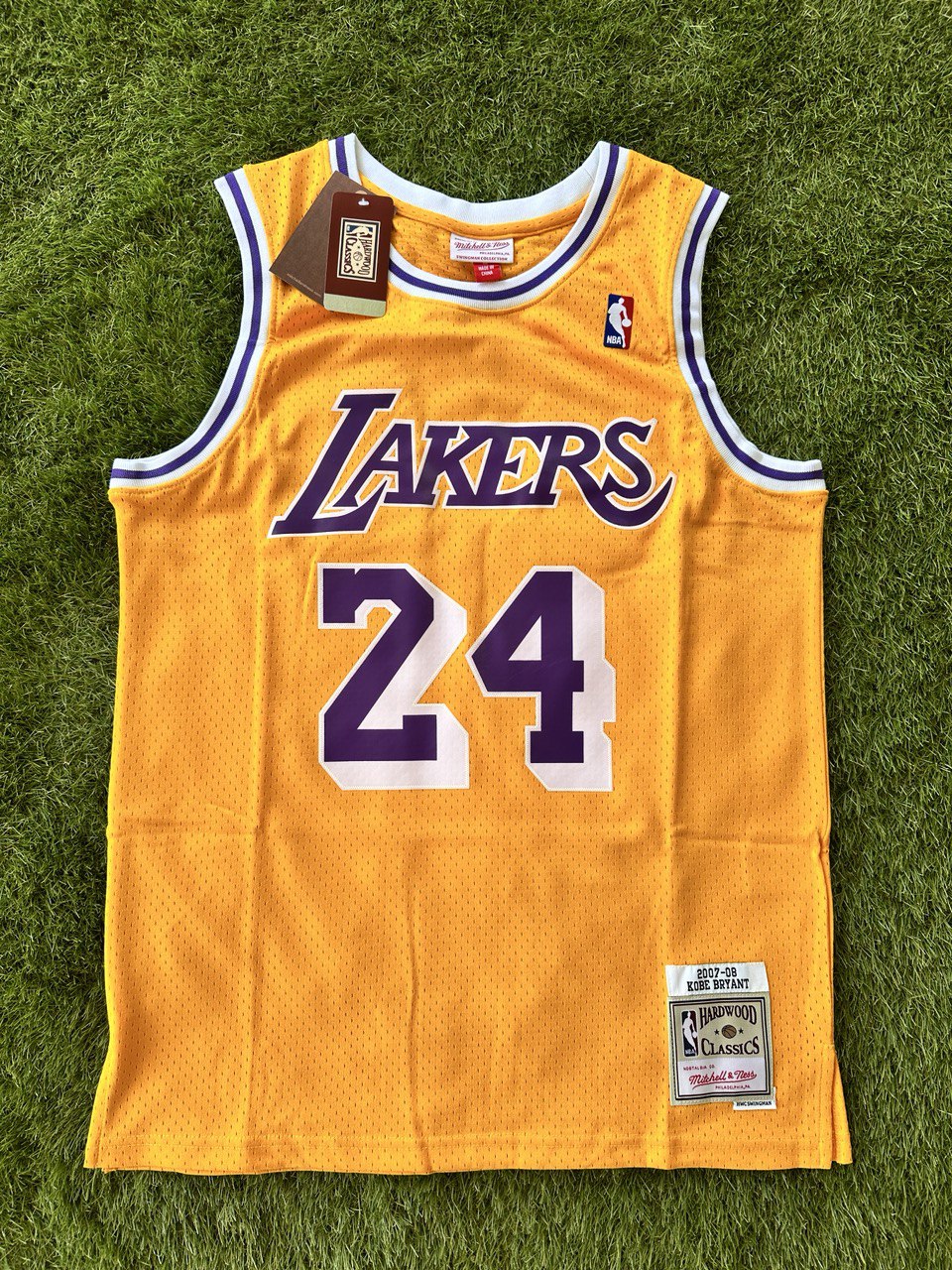 HWC Swingman Mitchell & Ness Los Angeles Lakers NBA player Kobe Bryant #24