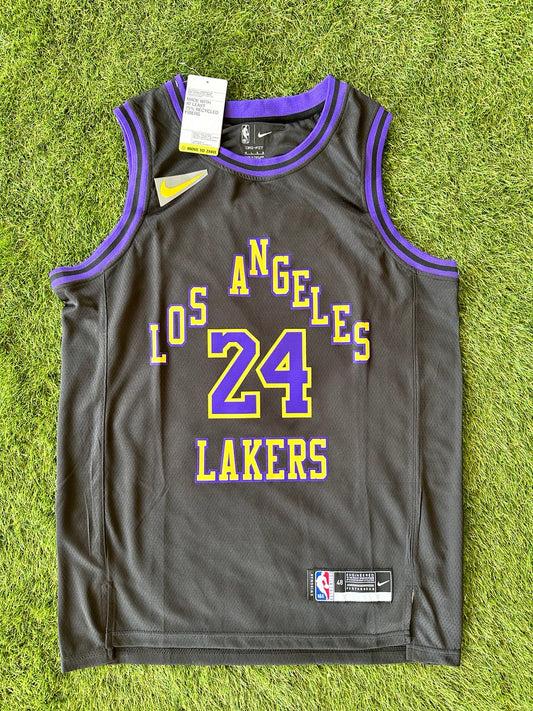 Swingman Los Angeles Lakers NBA player Kobe Bryant #24